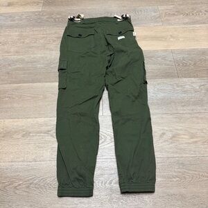 Wondery Isabel Hiking Outdoor Cargo Pants in Cotton Army Green Size Medium NWOT
